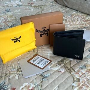NWT Men’s MCM Himmel Black Leather Trifold Wallet